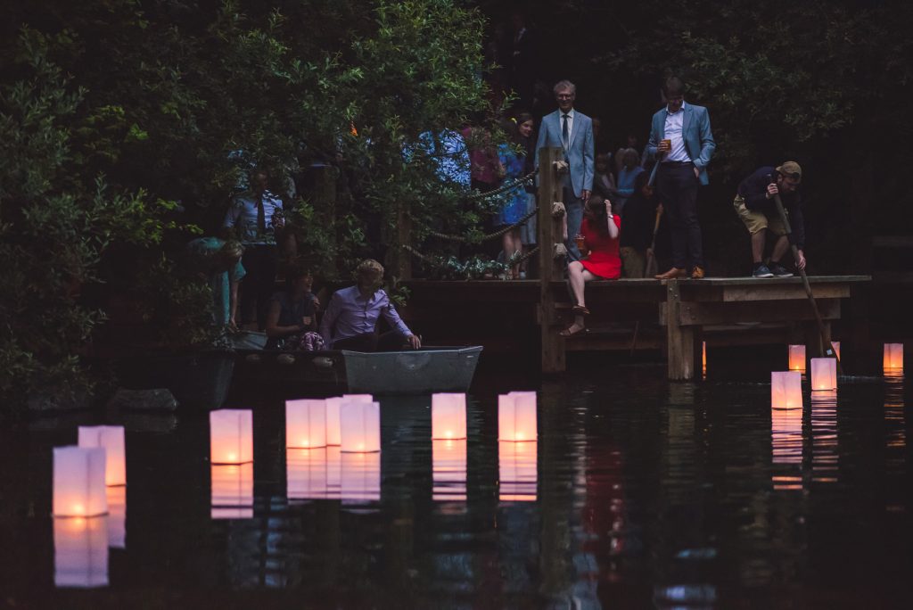 lanterns wedding photo