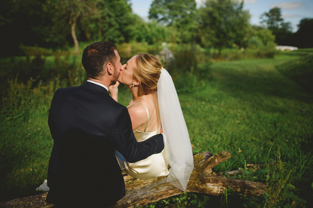 Anran wedding photo by lake