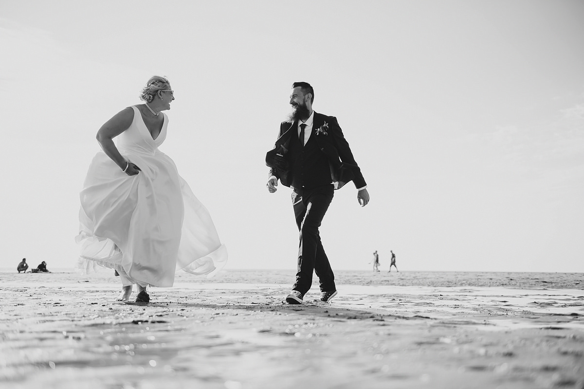 Bride and groom beach wedding in Croyde Devon