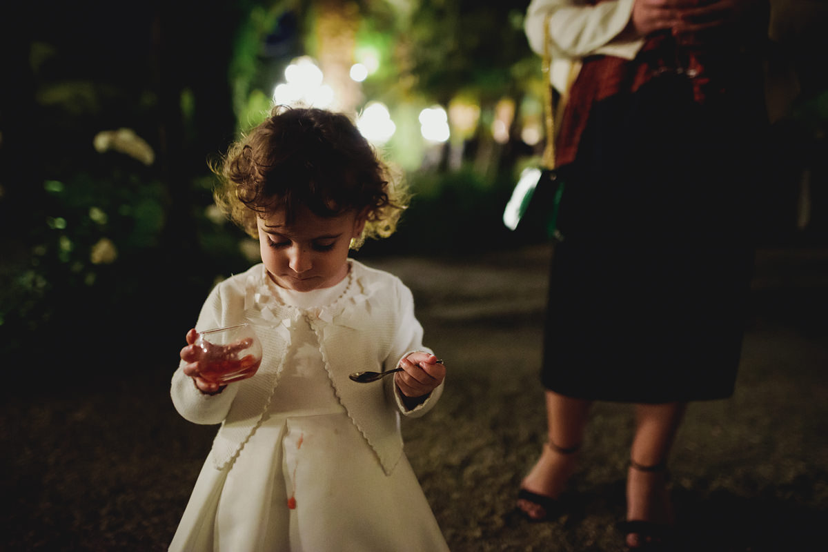 Cute flower girl wedding photo